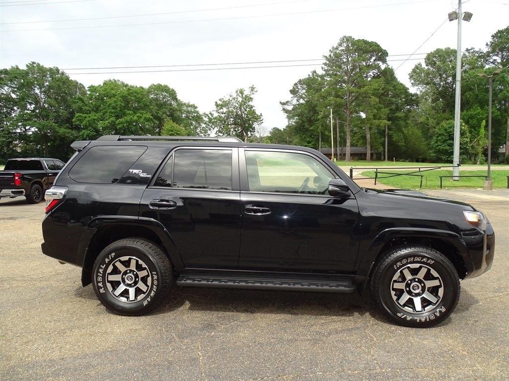 Toyota 4Runner TRD Off Road 4WD (Natl) 2024