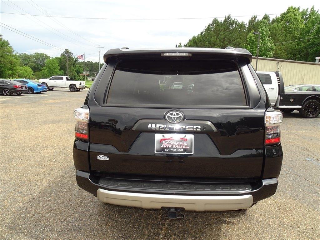Toyota 4Runner TRD Off Road 4WD (Natl) 2024
