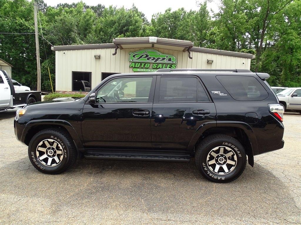Toyota 4Runner TRD Off Road 4WD (Natl) 2024