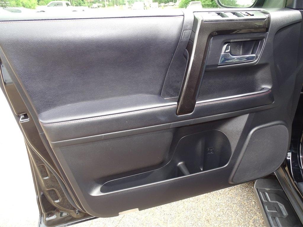 Toyota 4Runner TRD Off Road 4WD (Natl) 2024