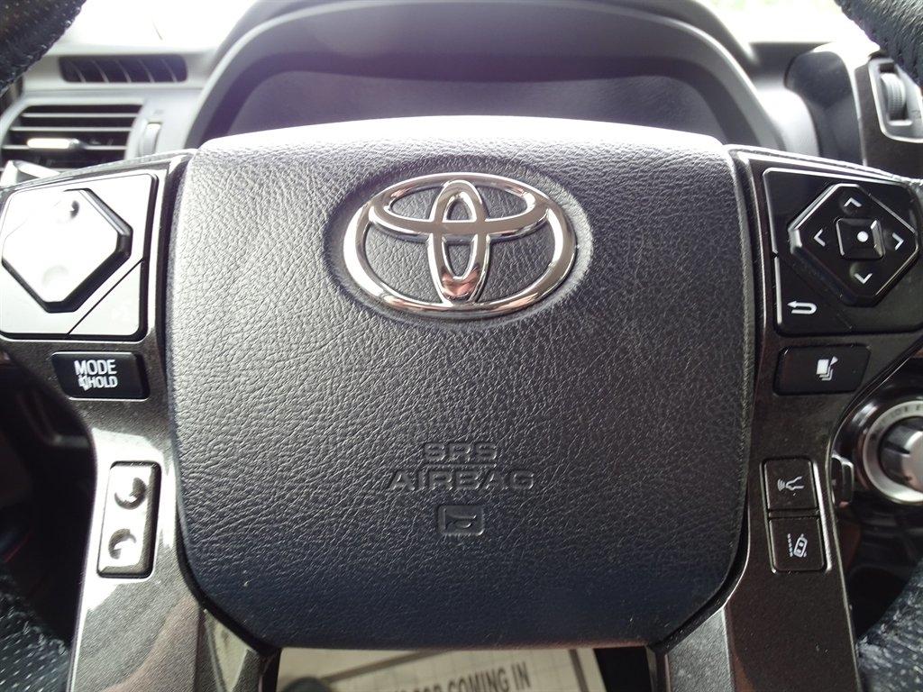 Toyota 4Runner TRD Off Road 4WD (Natl) 2024