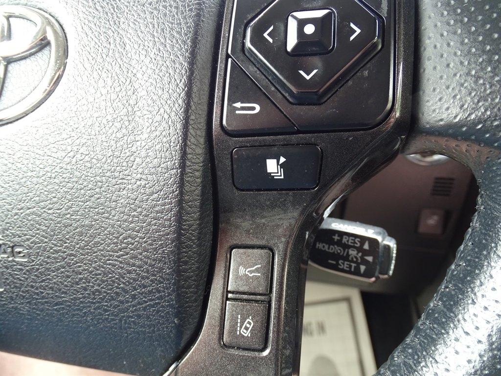 Toyota 4Runner TRD Off Road 4WD (Natl) 2024