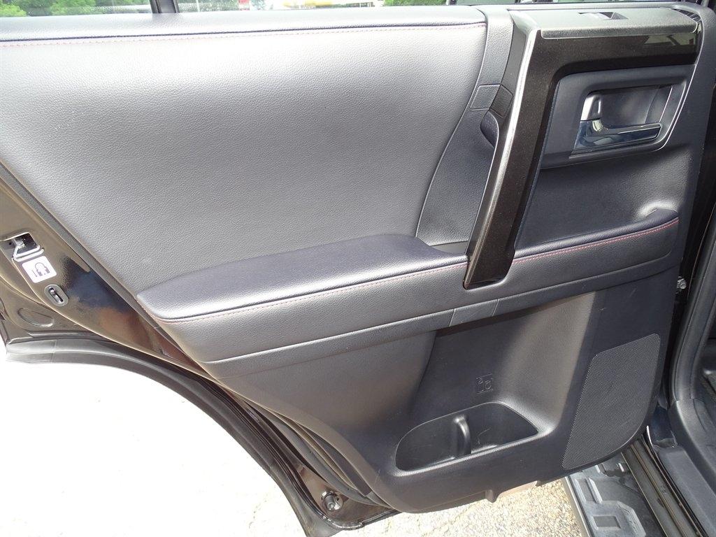 Toyota 4Runner TRD Off Road 4WD (Natl) 2024