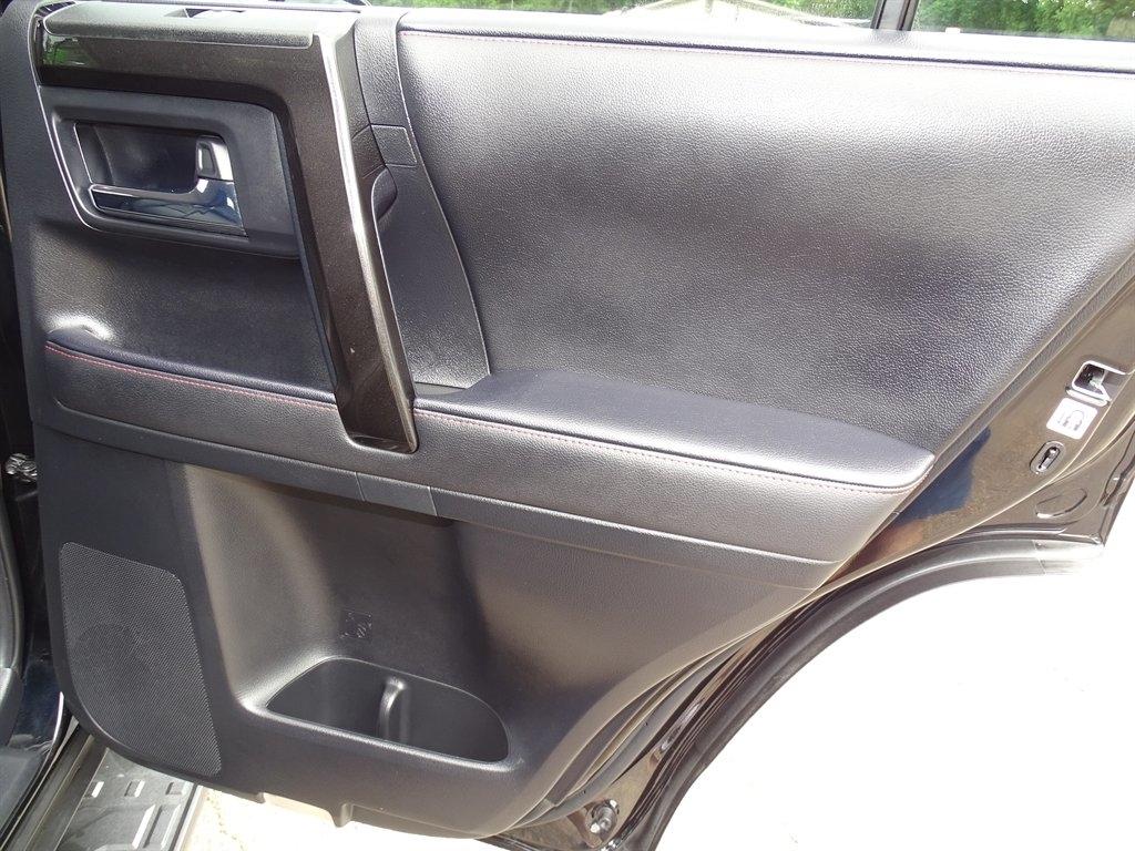 Toyota 4Runner TRD Off Road 4WD (Natl) 2024