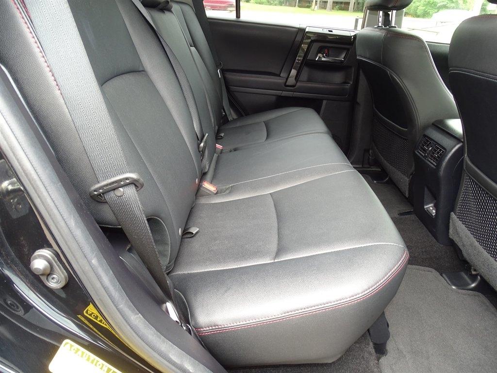 Toyota 4Runner TRD Off Road 4WD (Natl) 2024