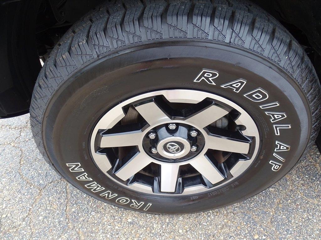 Toyota 4Runner TRD Off Road 4WD (Natl) 2024