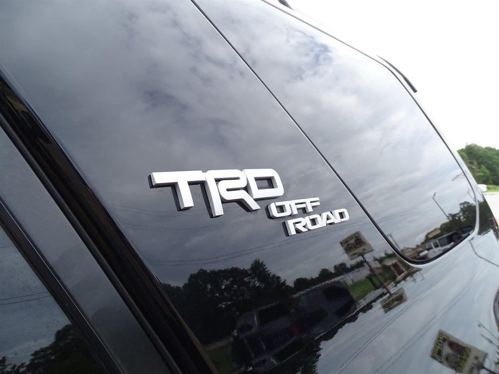 Toyota 4Runner TRD Off Road 4WD (Natl) 2024