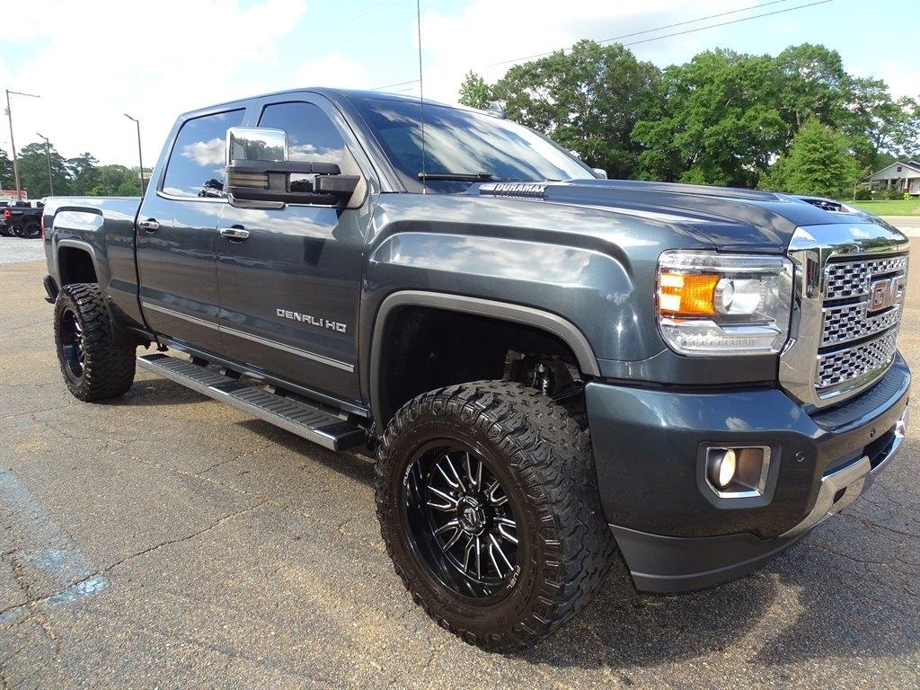 GMC Sierra 2500HD 4WD Crew Cab 153.7" Denali 2018
