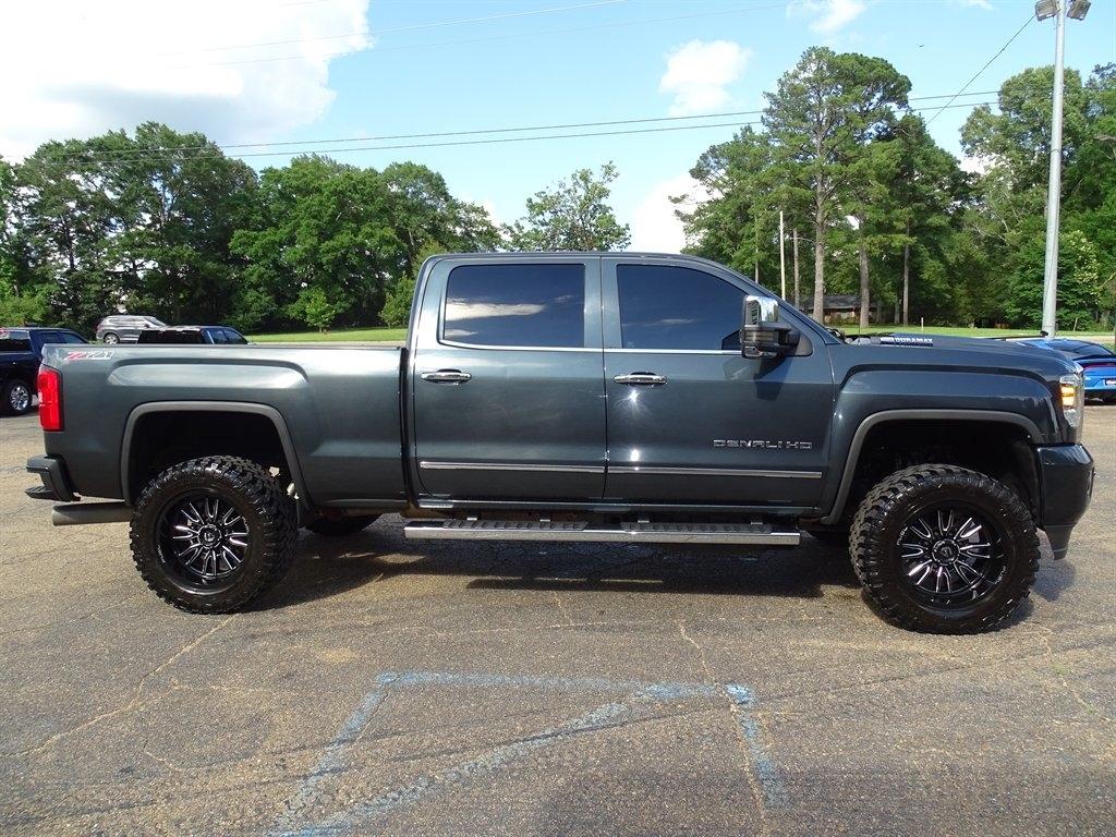 GMC Sierra 2500HD 4WD Crew Cab 153.7" Denali 2018
