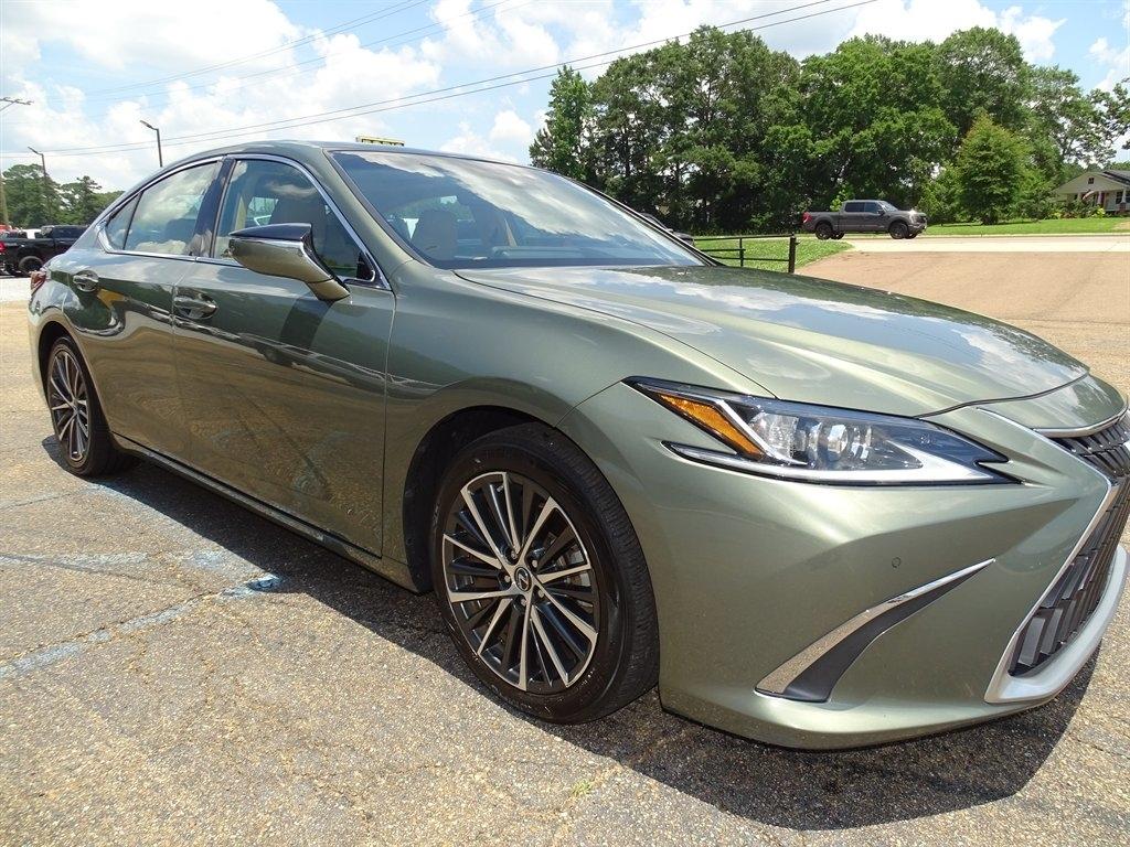 Lexus ES 350 Base 2023