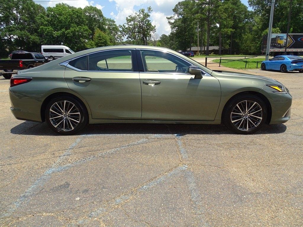 Lexus ES 350 Base 2023