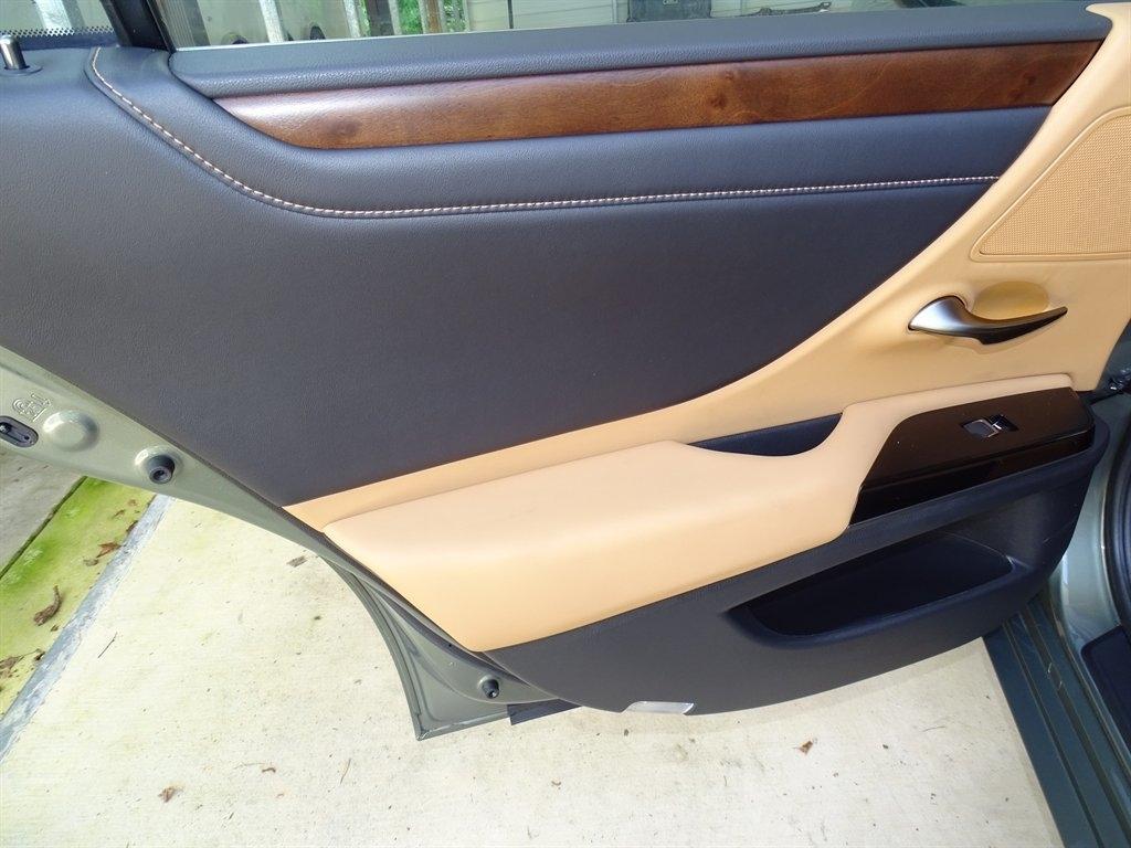 Lexus ES 350 Base 2023