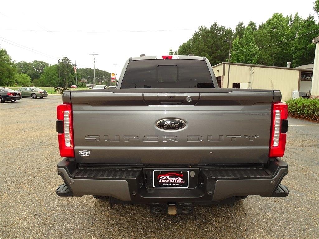 Ford F-250 SD Lariat Crew Cab 4WD 2024