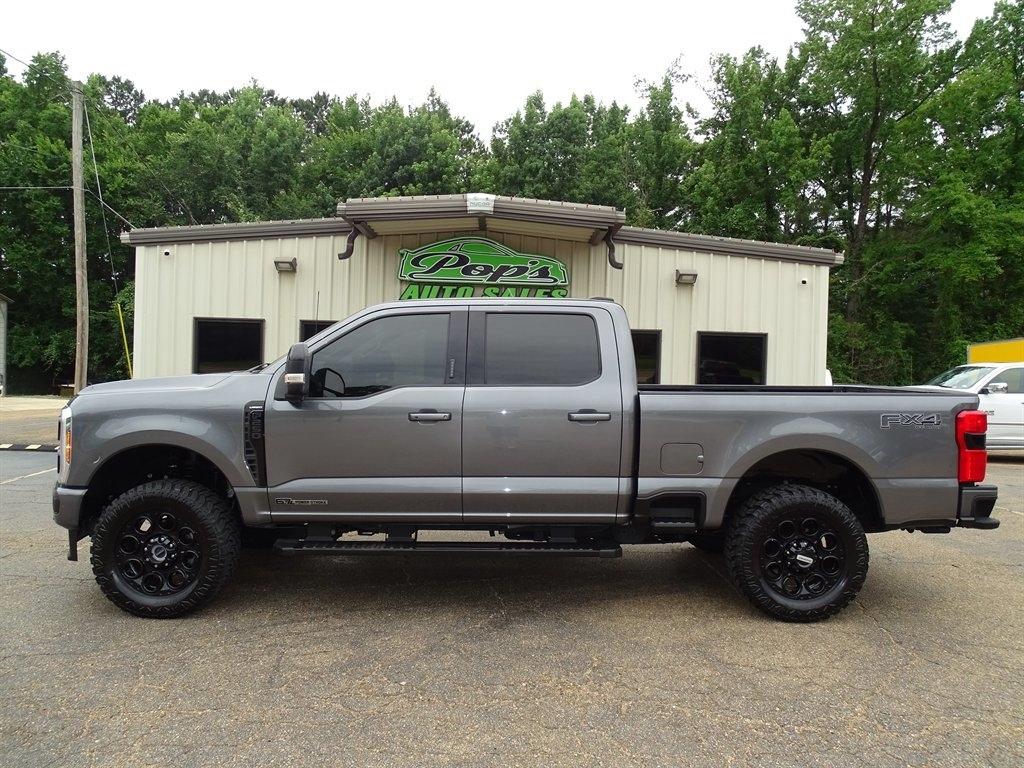 Ford F-250 SD Lariat Crew Cab 4WD 2024
