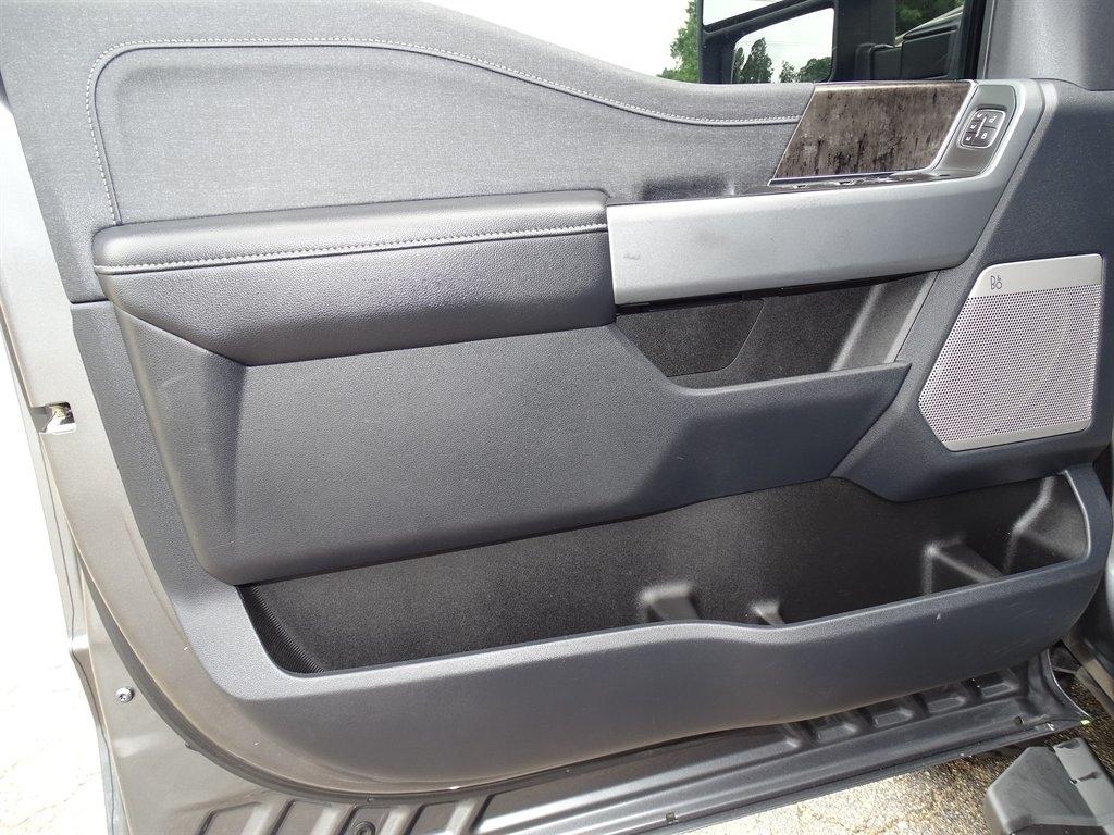 Ford F-250 SD Lariat Crew Cab 4WD 2024