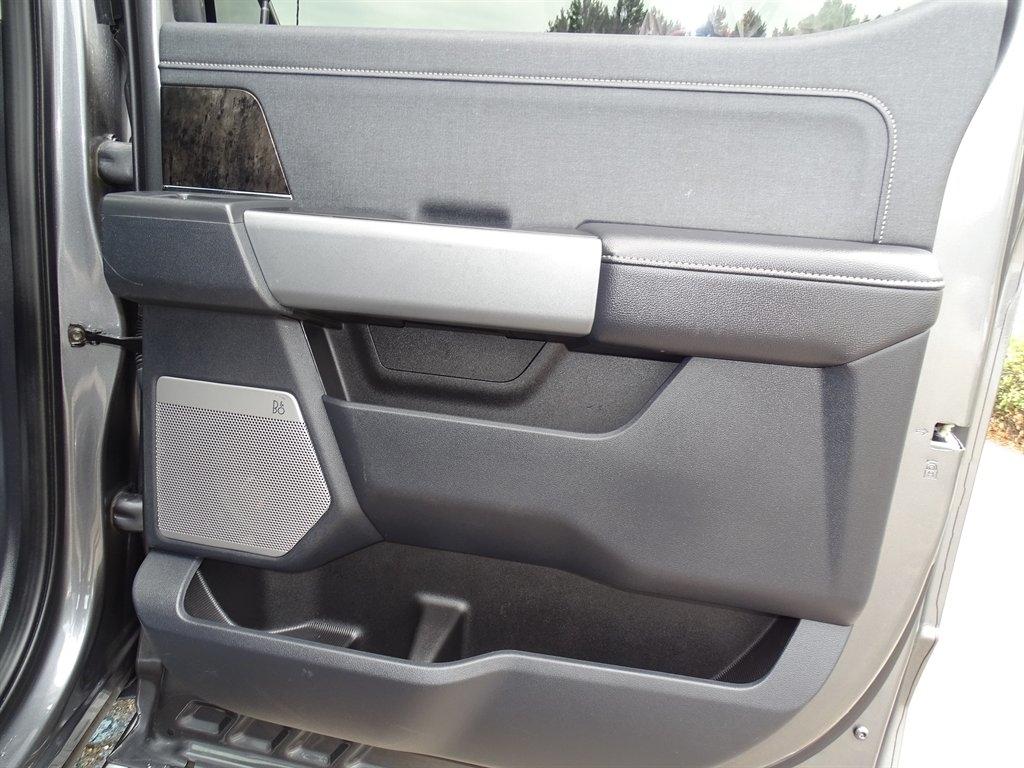 Ford F-250 SD Lariat Crew Cab 4WD 2024