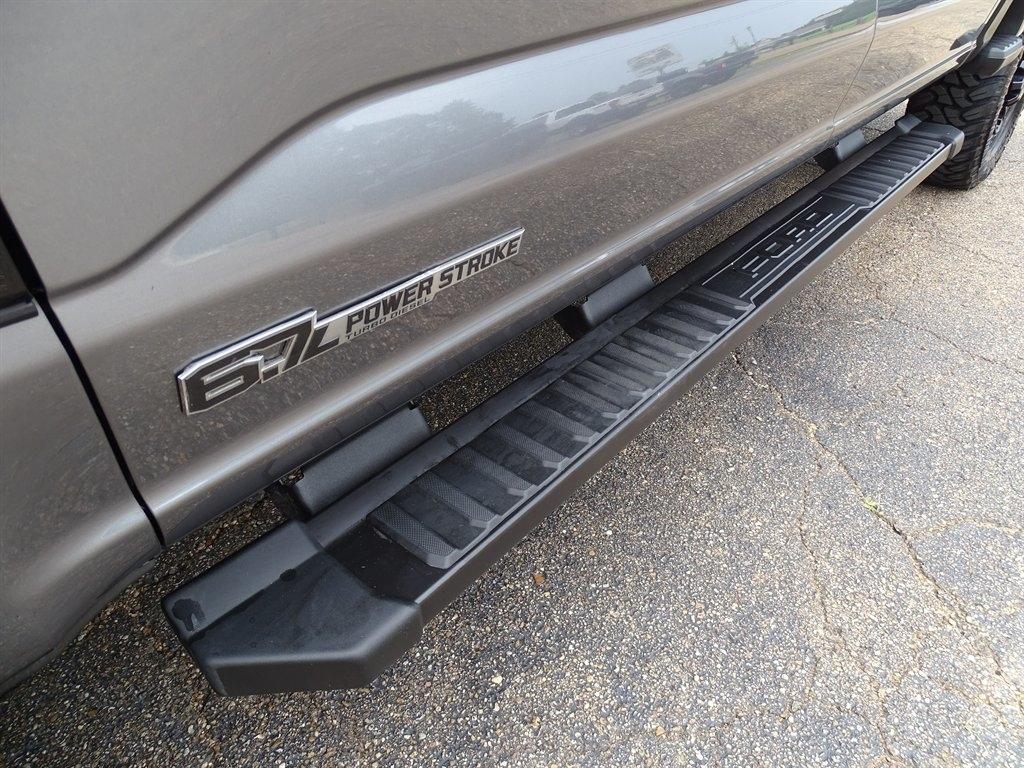Ford F-250 SD Lariat Crew Cab 4WD 2024