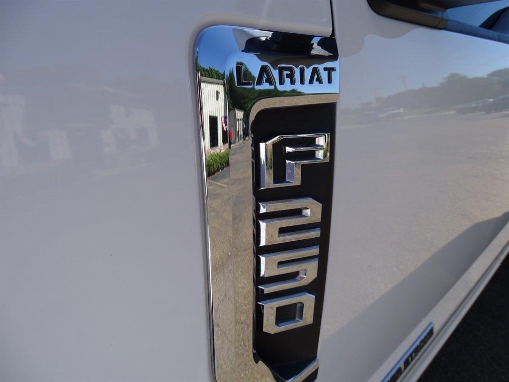 Ford F-250 SD Lariat Crew Cab 4WD 2022