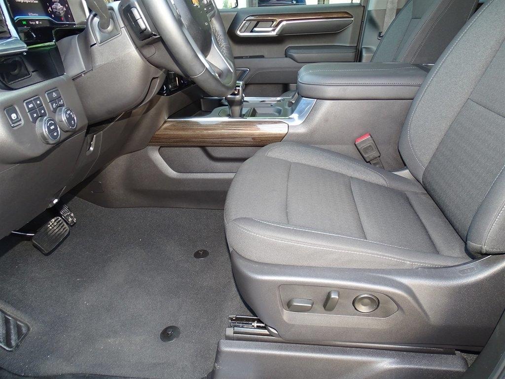 Chevrolet Silverado 1500 LT Crew Cab 4WD 2025
