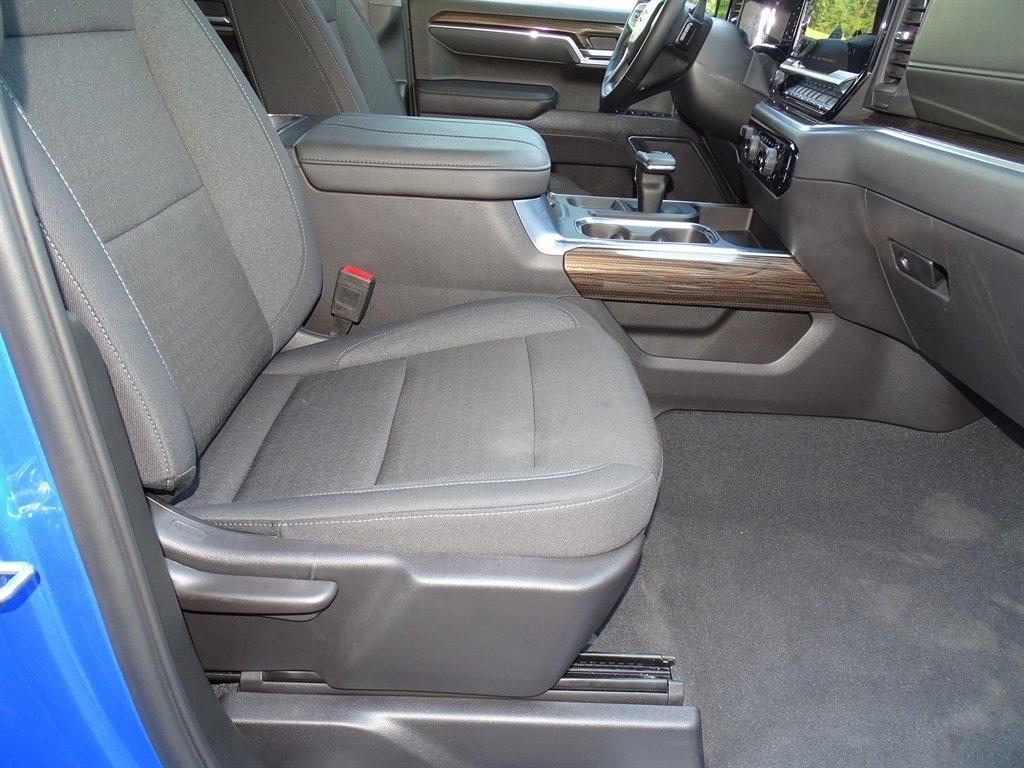 Chevrolet Silverado 1500 LT Crew Cab 4WD 2025