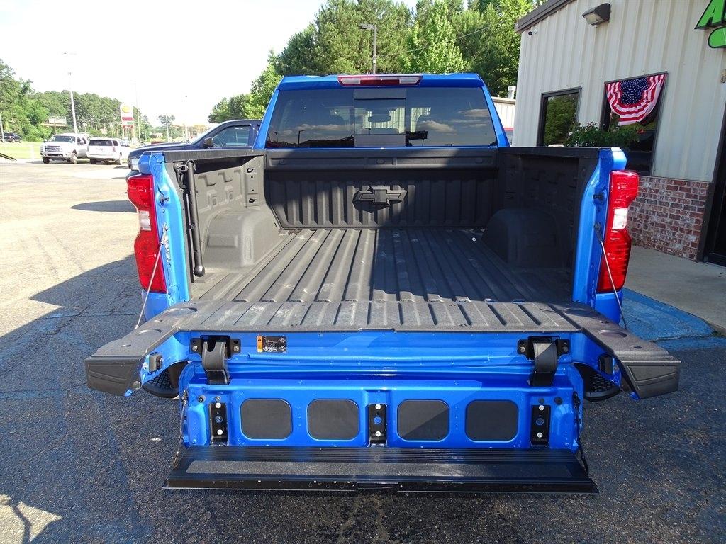 Chevrolet Silverado 1500 LT Crew Cab 4WD 2025