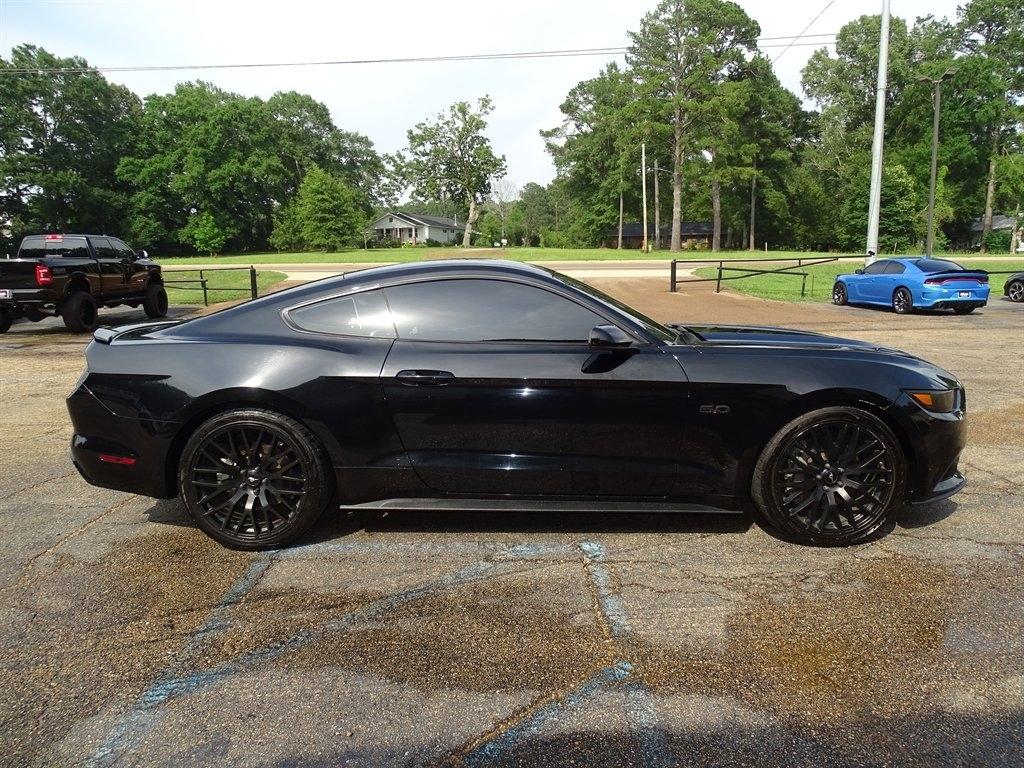 Ford Mustang GT Coupe 2017