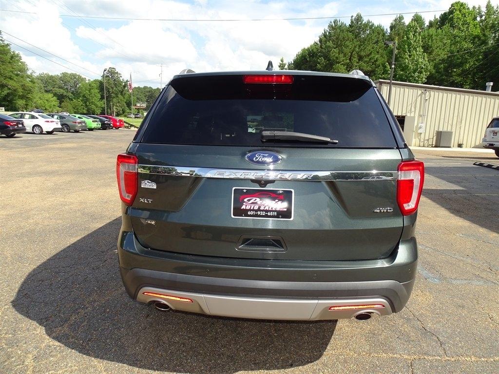 Ford Explorer XLT 4WD 2016