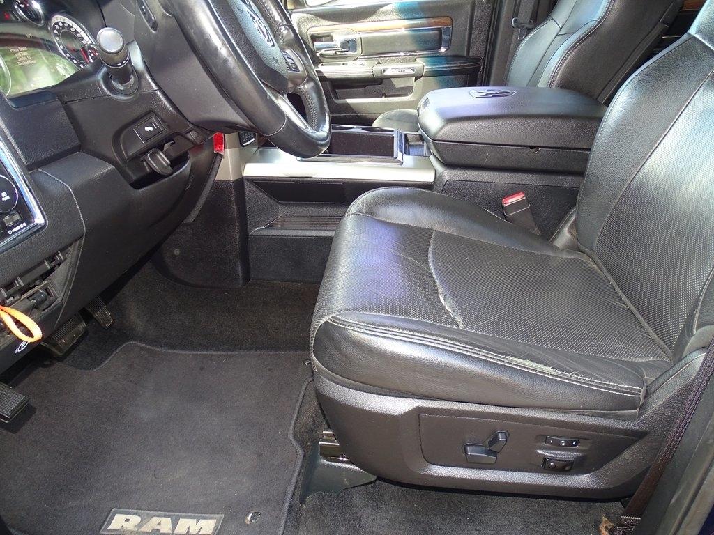 RAM 1500 Laramie Crew Cab SWB 4WD 2013