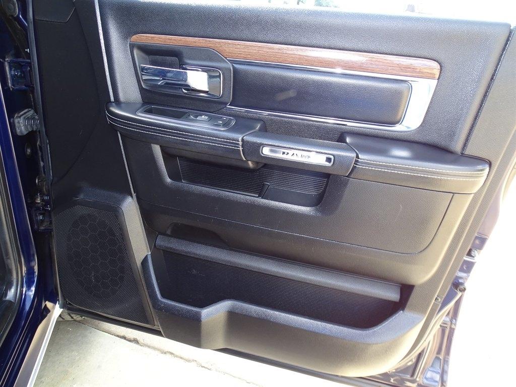 RAM 1500 Laramie Crew Cab SWB 4WD 2013