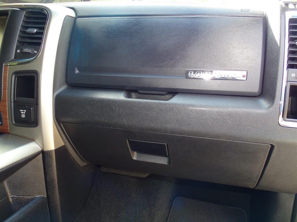 RAM 1500 Laramie Crew Cab SWB 4WD 2013
