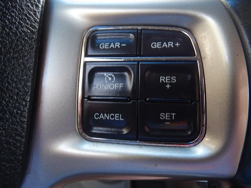 RAM 1500 Laramie Crew Cab SWB 4WD 2013