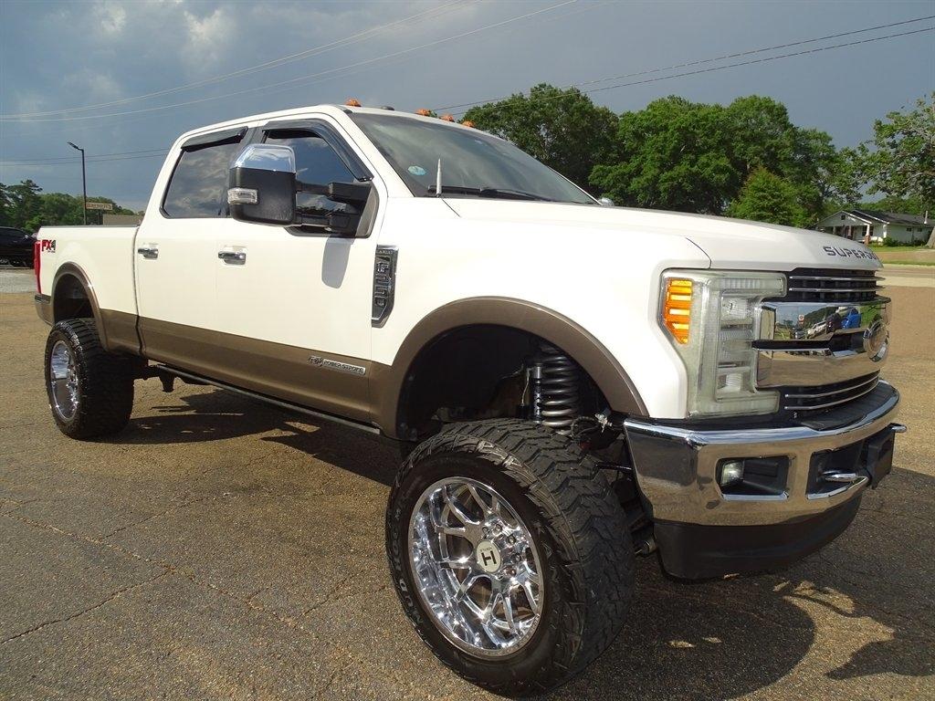 Ford F-250 SD Lariat Crew Cab 4WD 2017