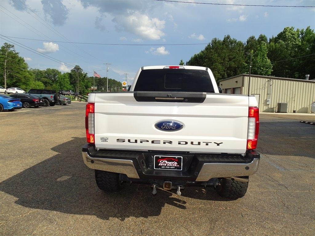 Ford F-250 SD Lariat Crew Cab 4WD 2017
