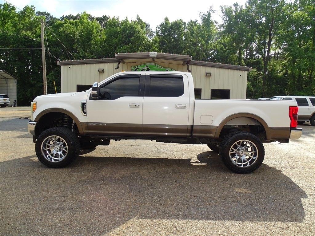 Ford F-250 SD Lariat Crew Cab 4WD 2017