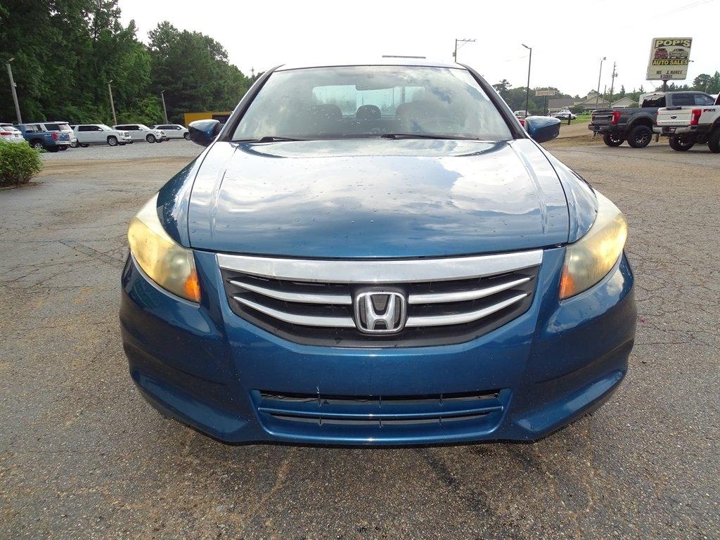 Honda Accord LX sedan AT 2011