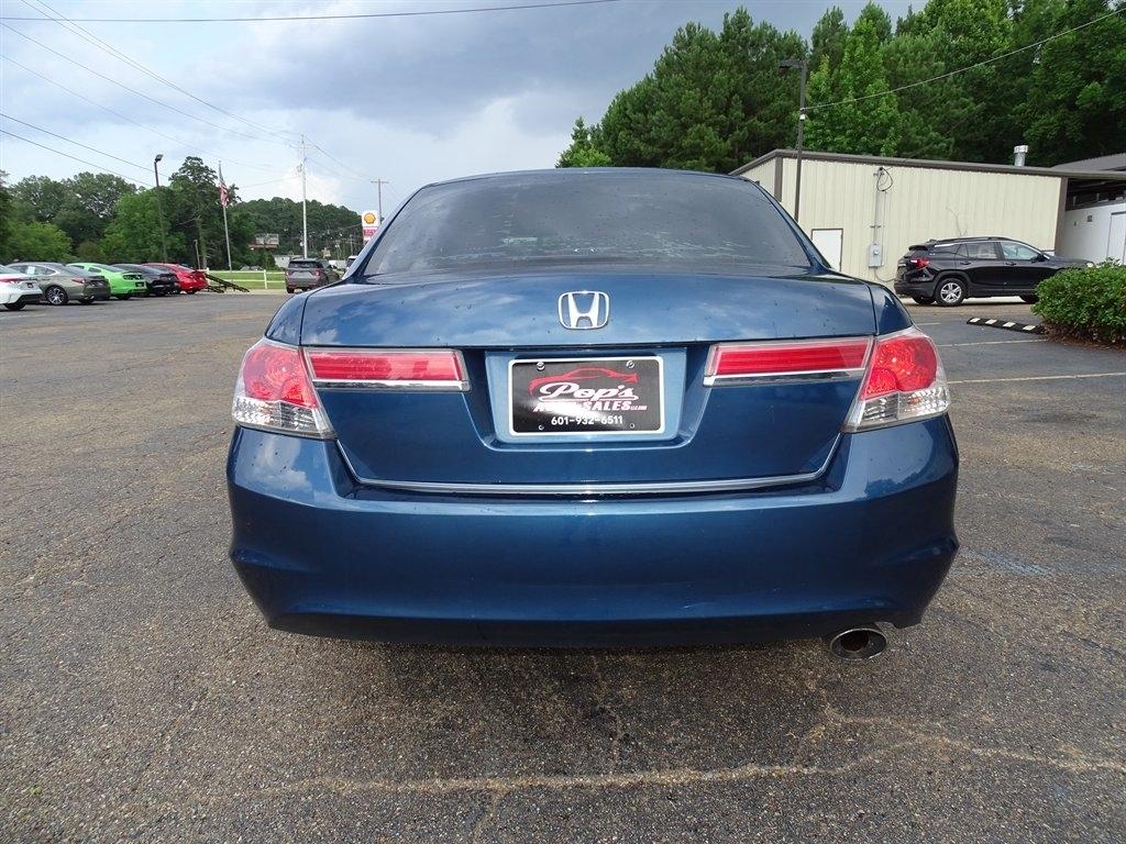 Honda Accord LX sedan AT 2011