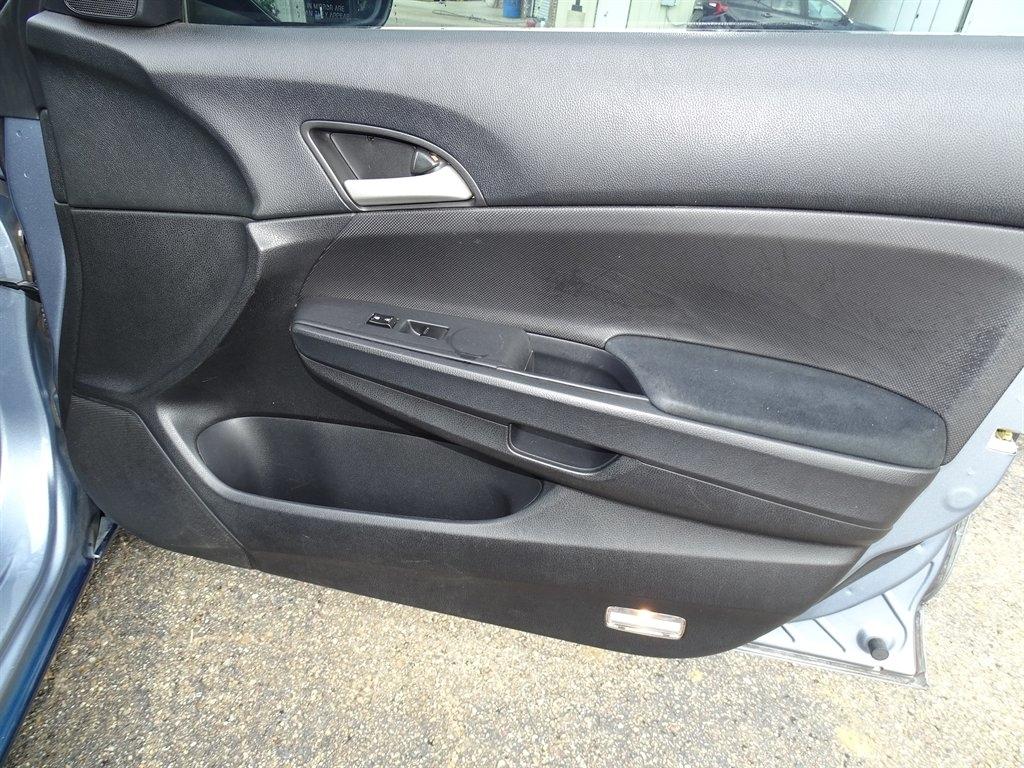 Honda Accord LX sedan AT 2011