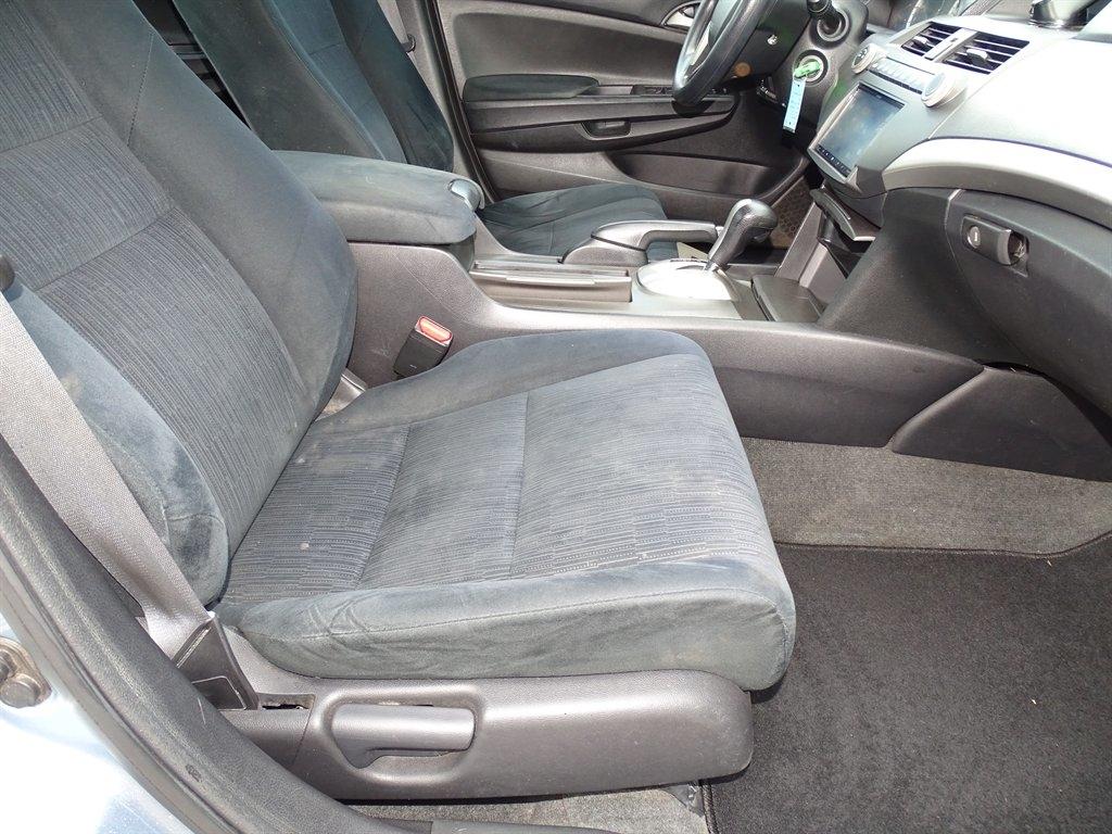 Honda Accord LX sedan AT 2011