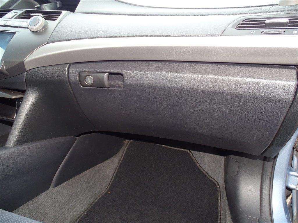 Honda Accord LX sedan AT 2011