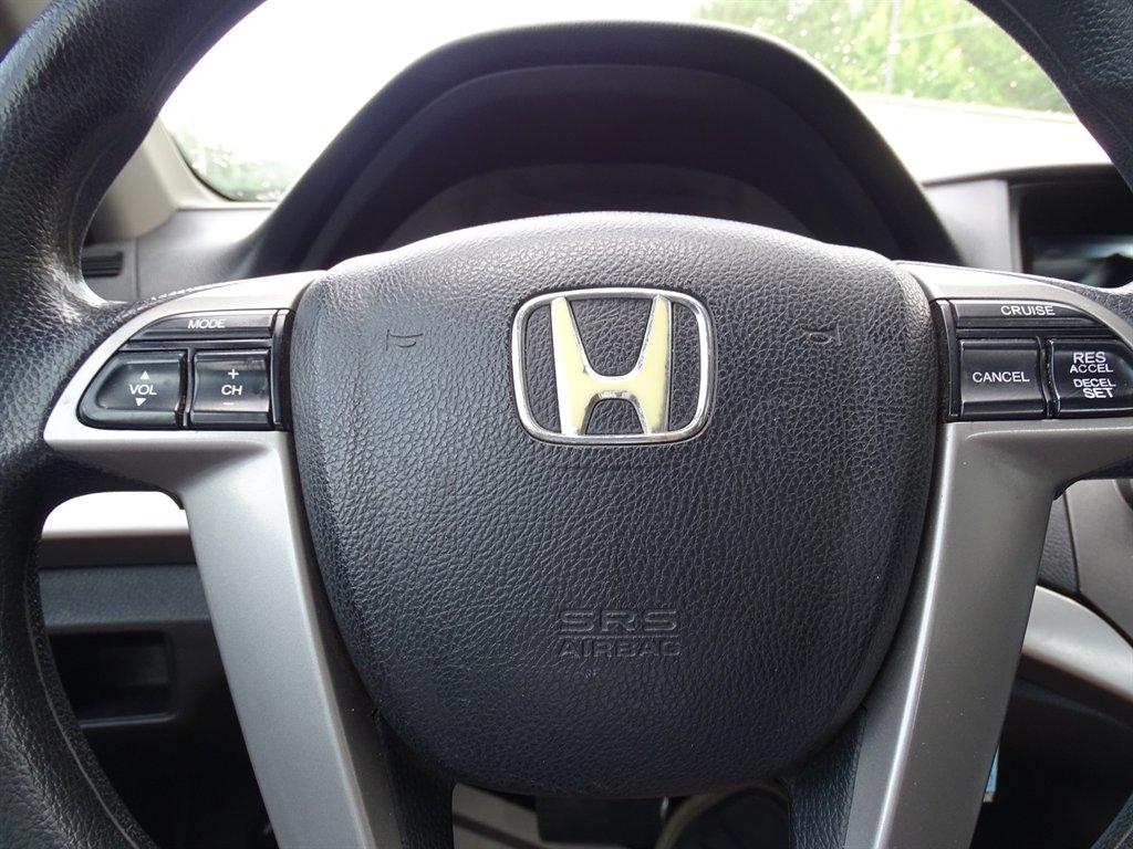 Honda Accord LX sedan AT 2011