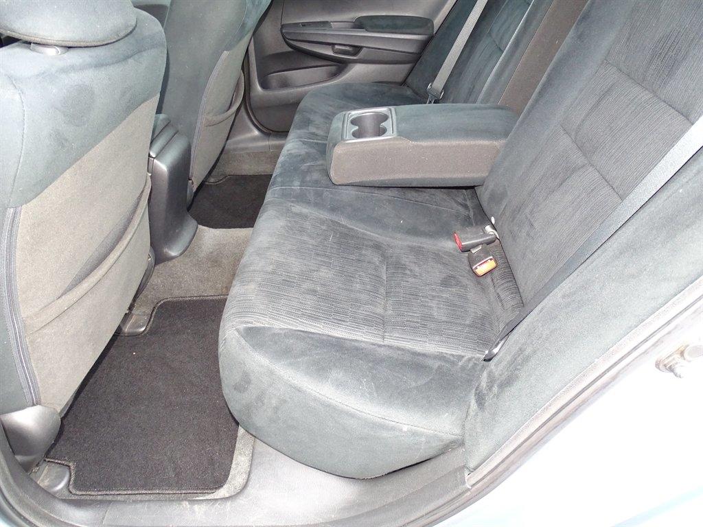 Honda Accord LX sedan AT 2011