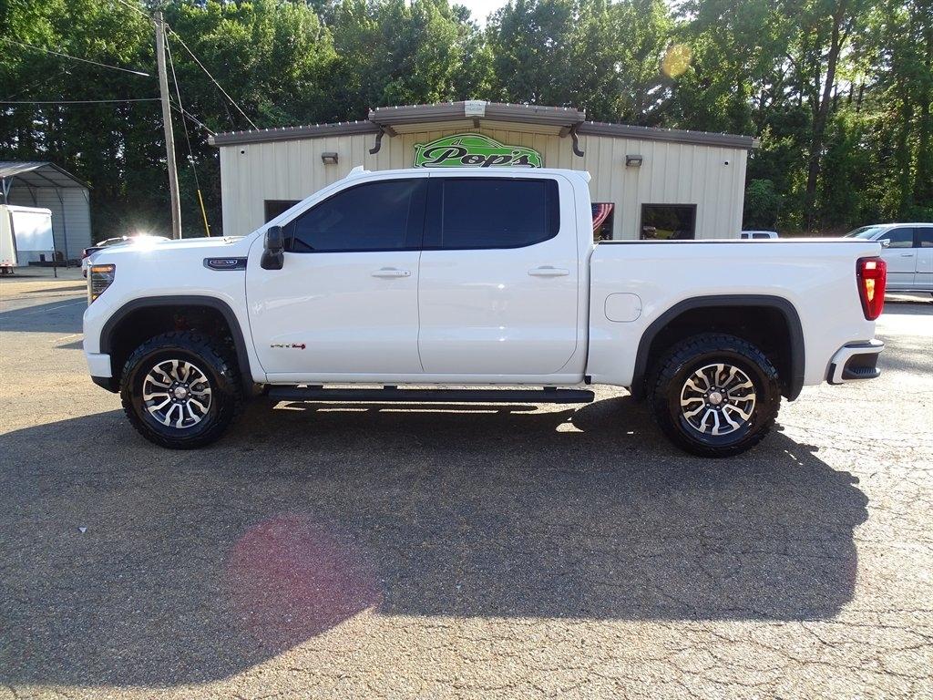 GMC Sierra 1500 AT4 Crew Cab 4WD 2023