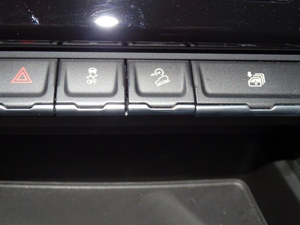 GMC Sierra 1500 AT4 Crew Cab 4WD 2023