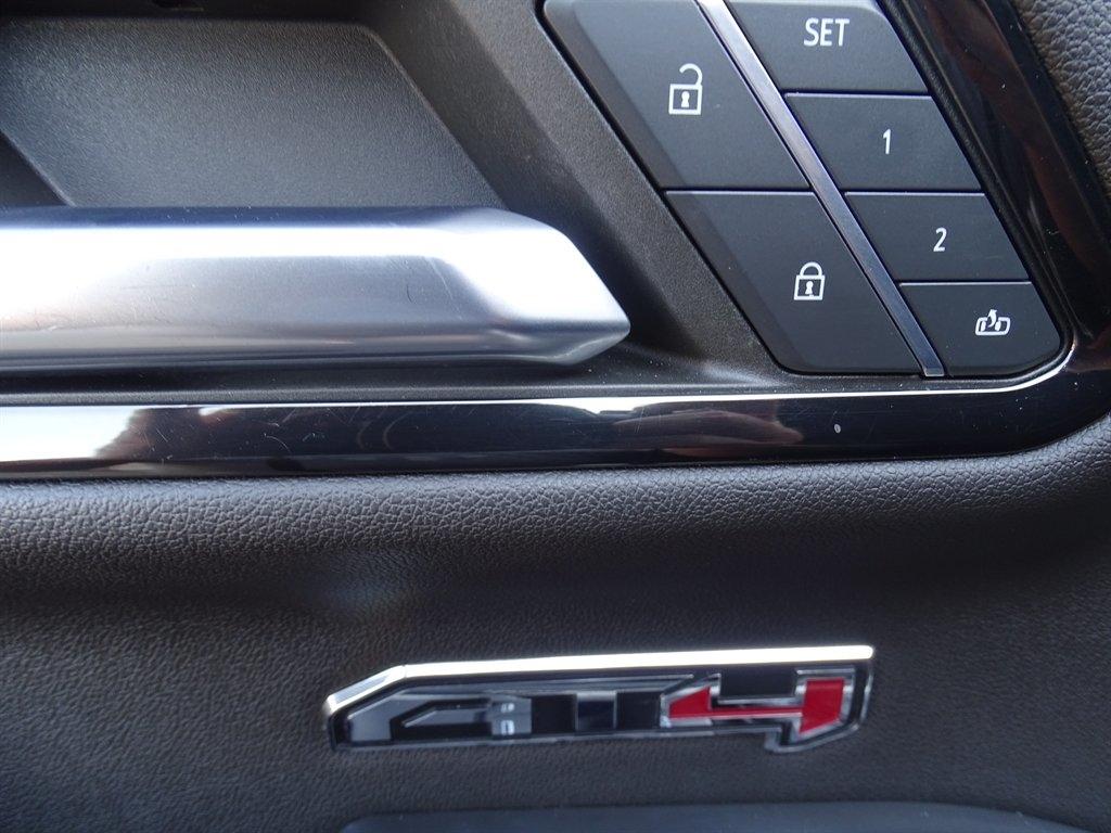 GMC Sierra 1500 AT4 Crew Cab 4WD 2023