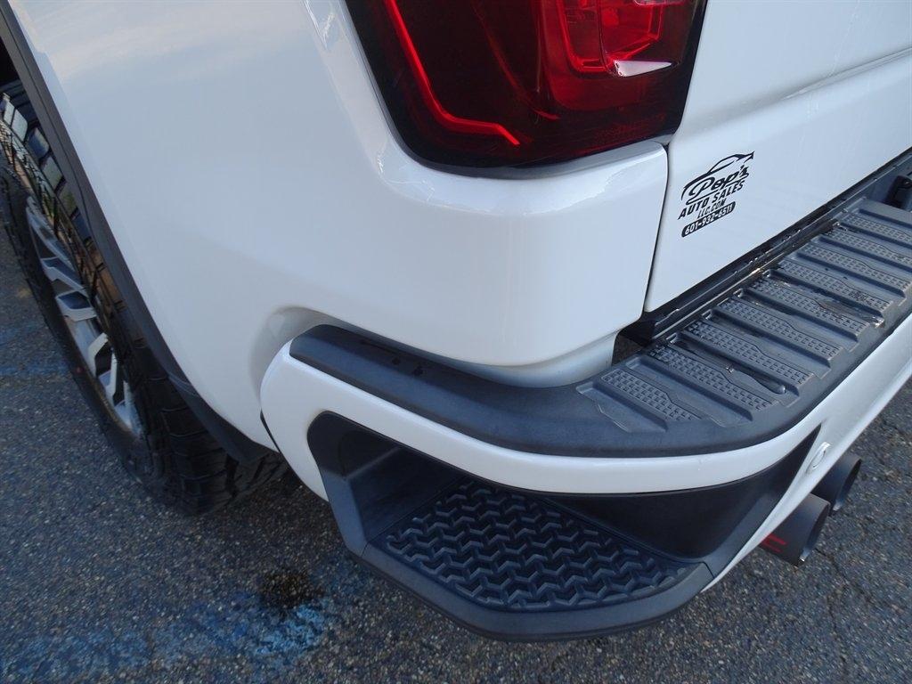 GMC Sierra 1500 AT4 Crew Cab 4WD 2023