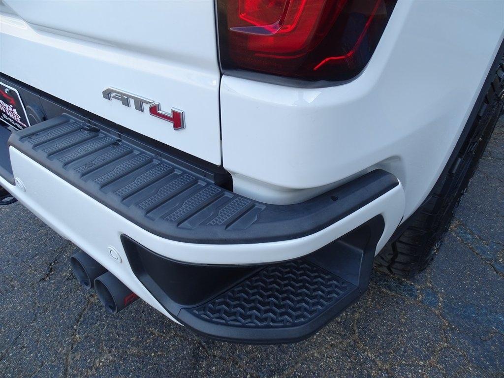GMC Sierra 1500 AT4 Crew Cab 4WD 2023