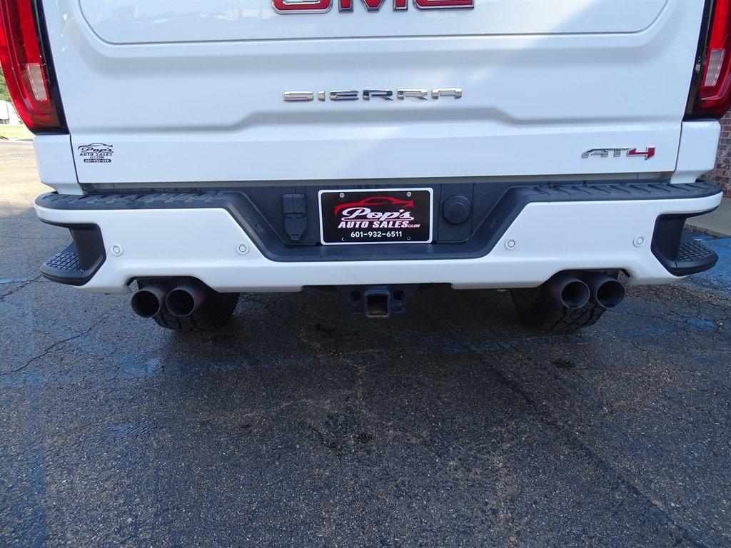 GMC Sierra 1500 AT4 Crew Cab 4WD 2023