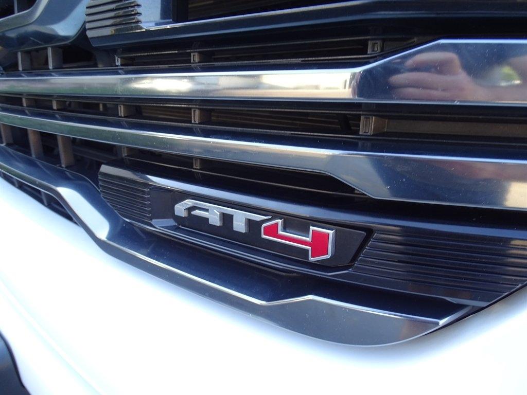 GMC Sierra 1500 AT4 Crew Cab 4WD 2023