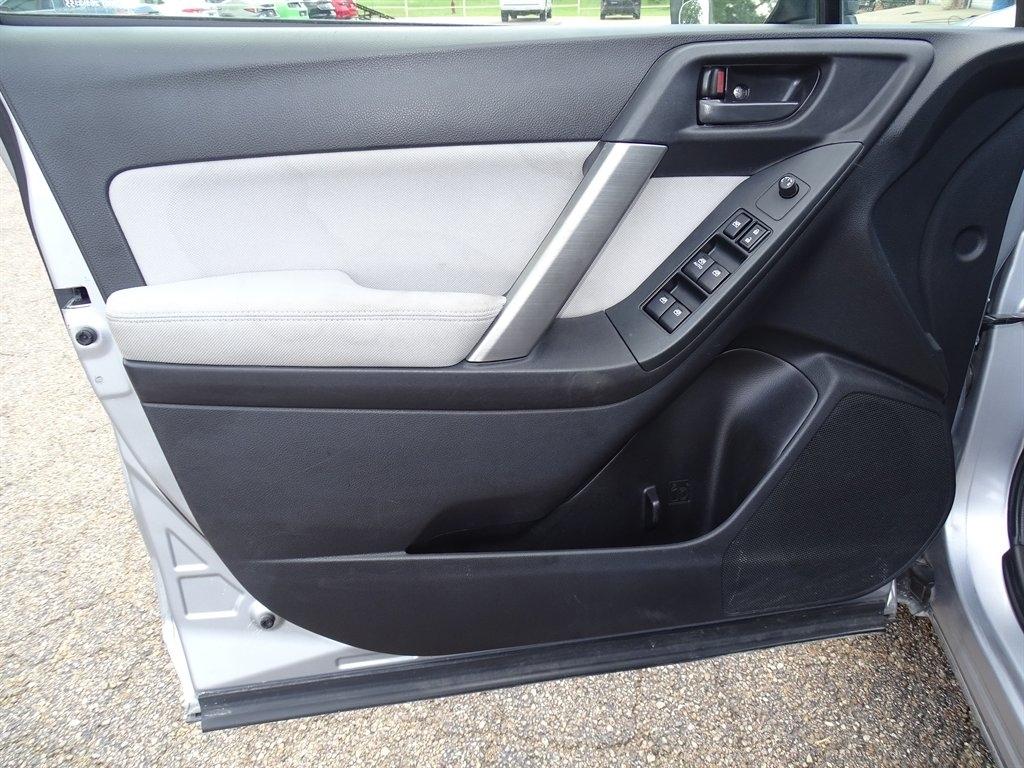Subaru Forester 2.5i 2014