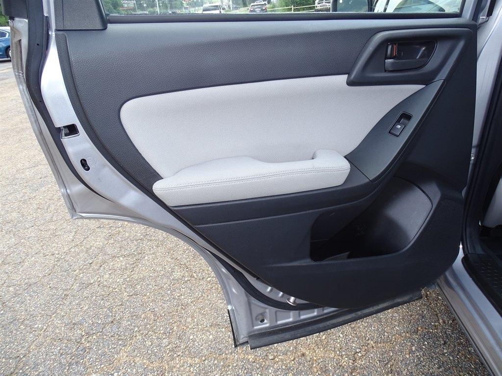 Subaru Forester 2.5i 2014